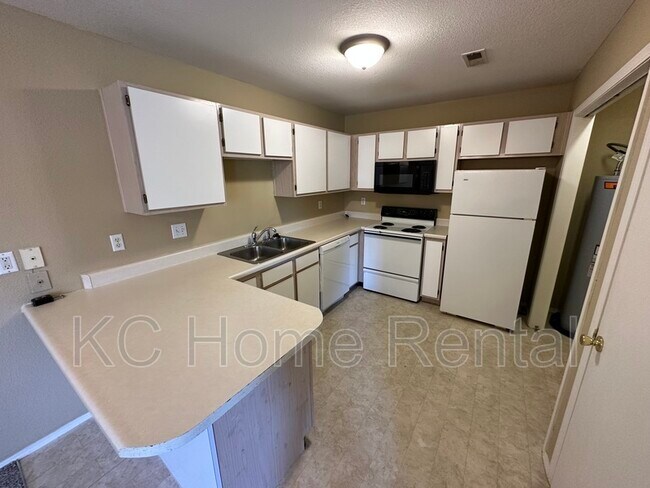 Foto del edificio - 2126 Highridge Dr