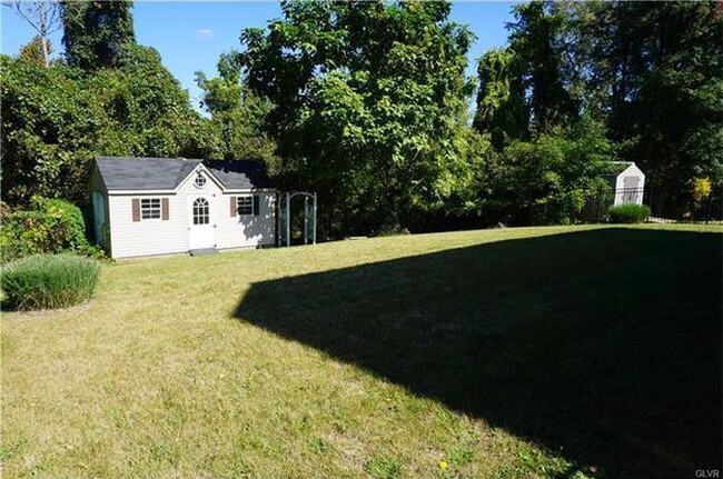Building Photo - 103 Highlands Cir
