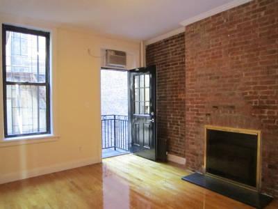 Primary Photo - 102 E 7th St