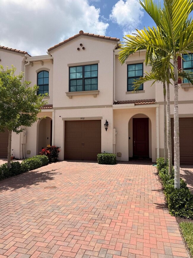 Building Photo - 9932 Brickhill Dr