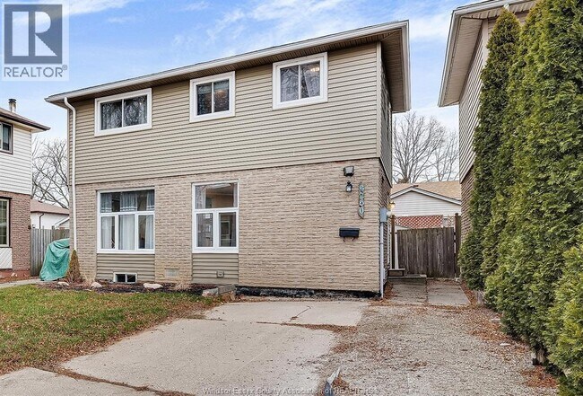 Photo du bâtiment - 9260 Arncliffe Ct