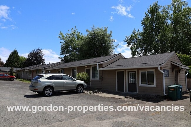 Photo - SE Arista Dr - 1 bedroom apartment in Oak Grove with storage unit