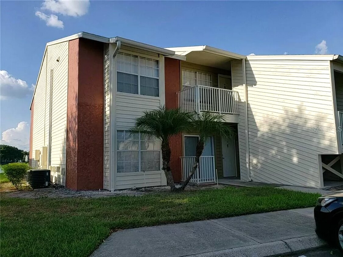 308 Lake Parsons Green, Brandon, FL 33511 Condo for Rent in Brandon