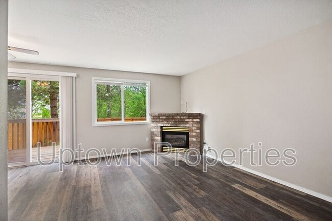 Foto del edificio - 6133-6135 SE Frances St.