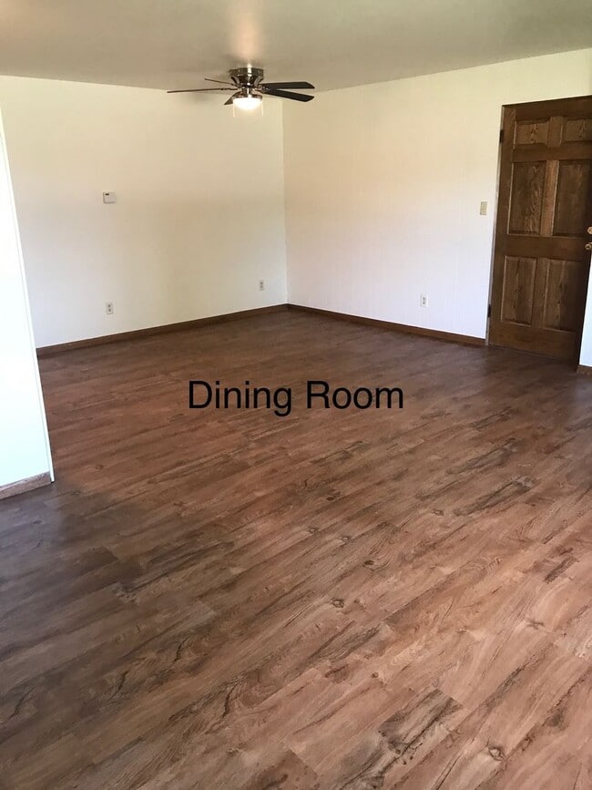 Foto del edificio - 2 Bedroom Lower with Heat & Water Included in Neenah