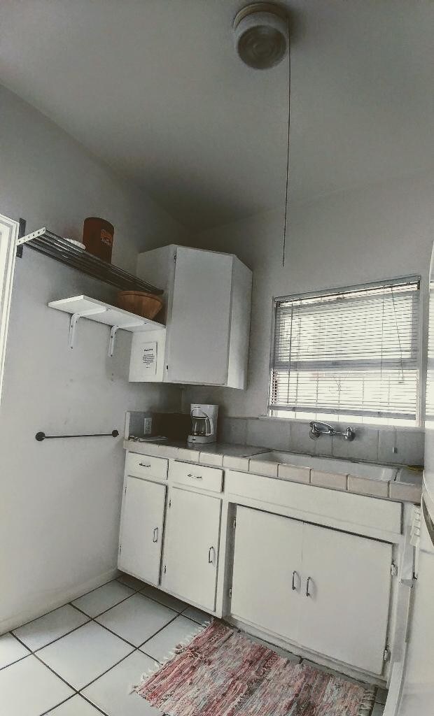 Foto del edificio - 31 1/2 Clubhouse Ave
