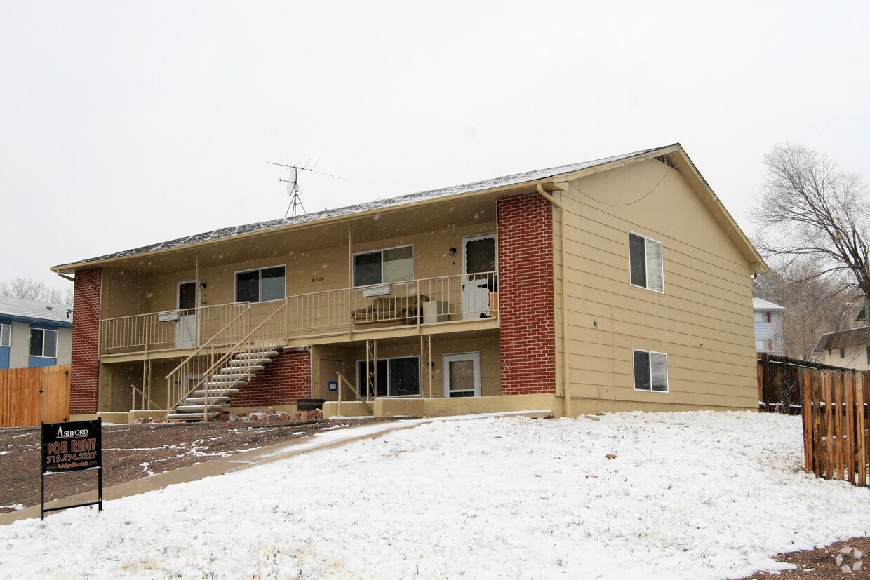 Primary Photo - 6820 Western Pl