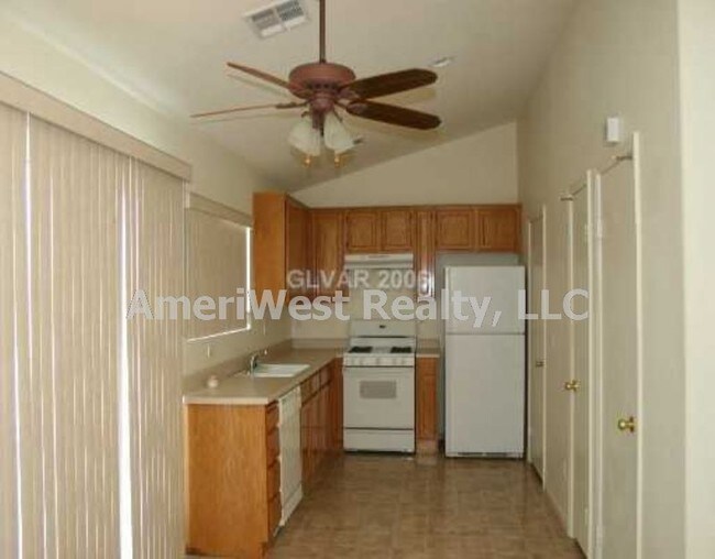 Building Photo - 2502 Gardenia Flower Ave