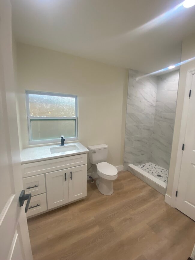 Building Photo - 1720 27th Ave N