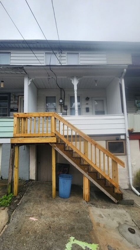 Primary Photo - 3 bedroom 1 bathroom