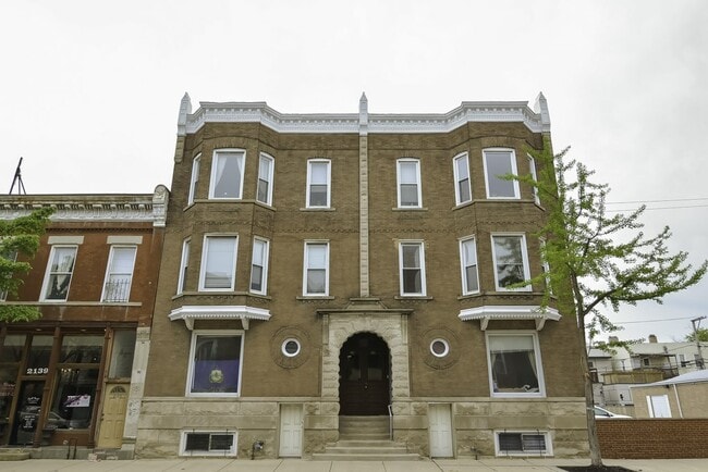 Building Photo - 2145 W Chicago Ave