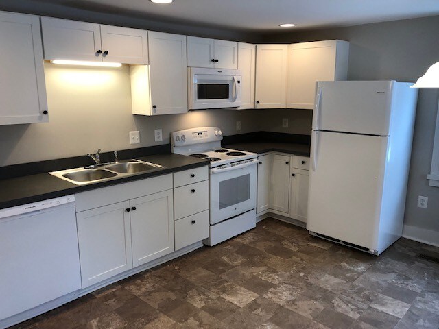 Kitchen - 164 W Main St