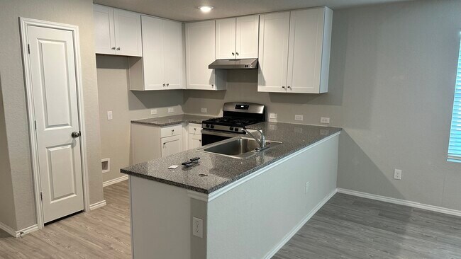 Building Photo - 2819 Rosefinch