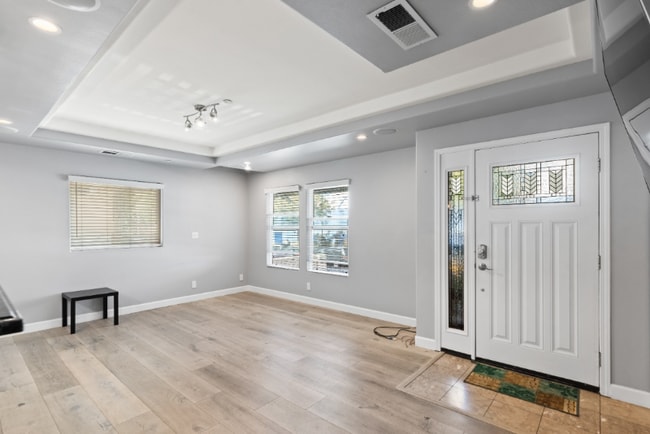 Building Photo - 108 Balbach St
