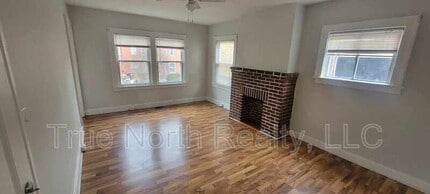 Building Photo - 1683 1/2 Oak St