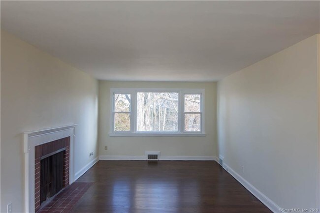 Building Photo - 78 Selden Hill Dr