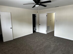 Building Photo - 10378 Briar Forest Dr
