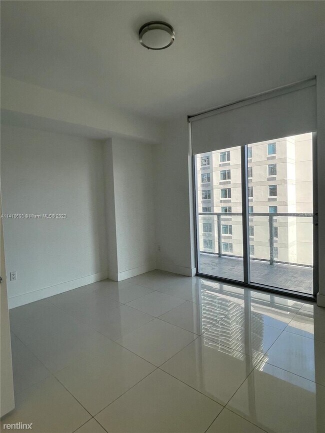 Foto del edificio - 2 br, 2 bath Condo - 79 SW 12th St Apt 1404S