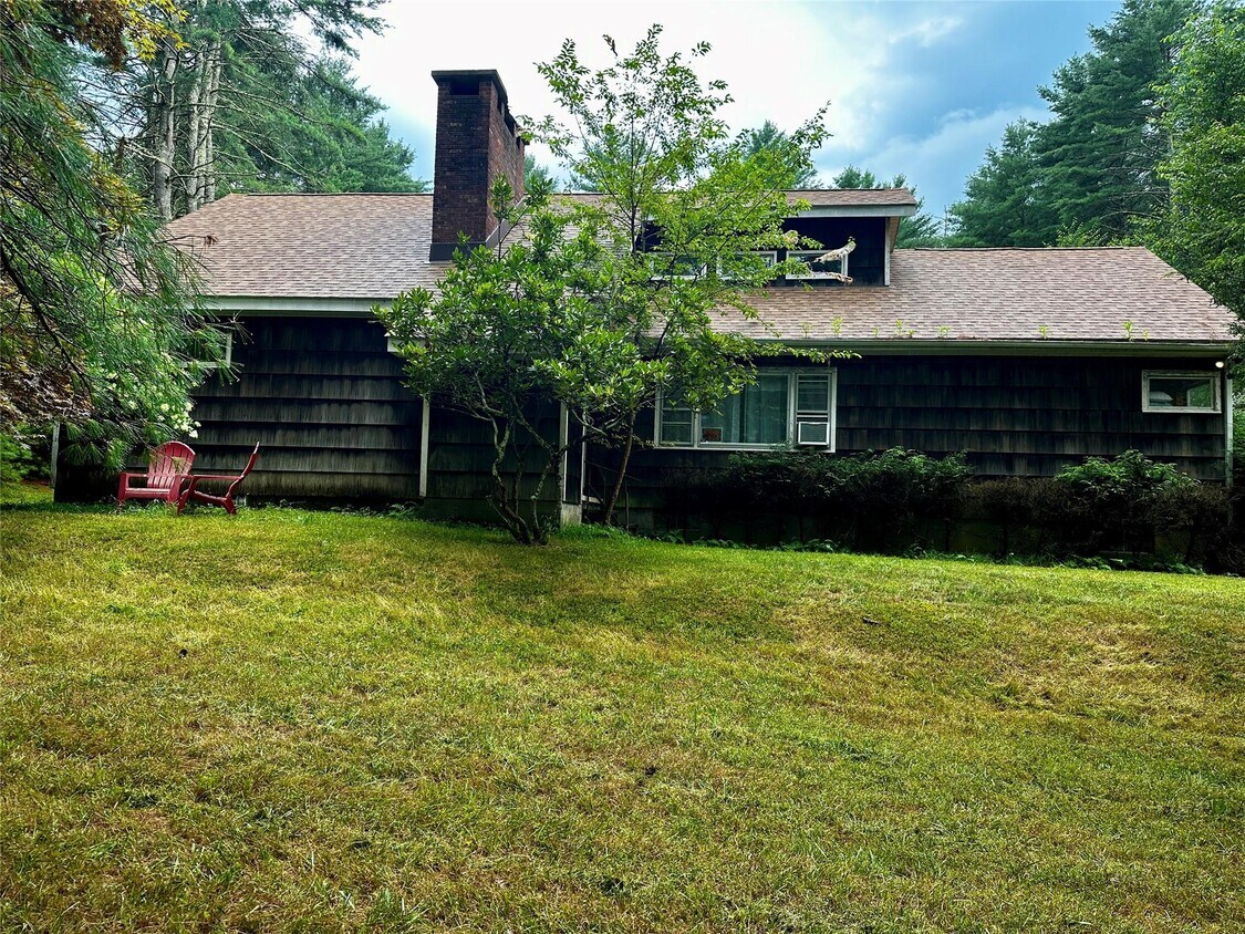 Foto principal - 90 Hillside Rd