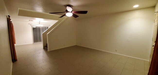 Building Photo - 2455 E Sheffield Ave