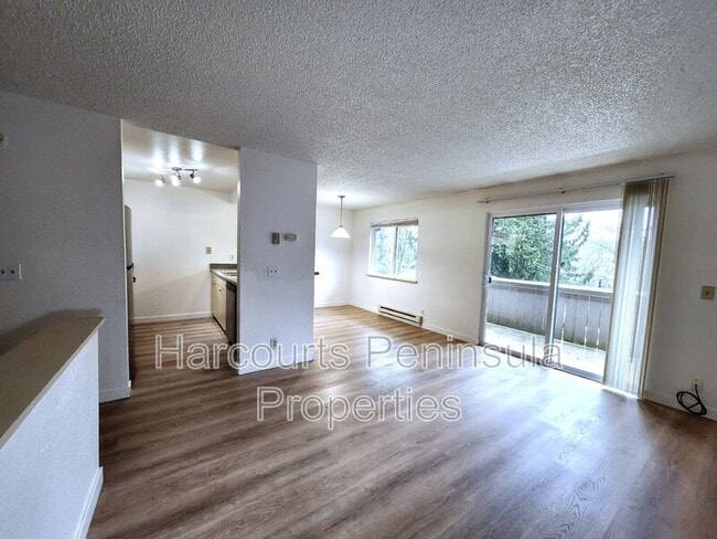 Building Photo - 45 NE Torval Canyon Rd