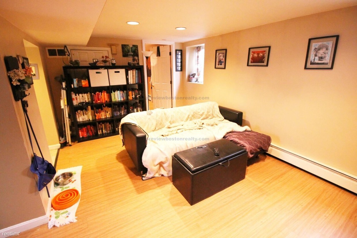 Foto principal - 67 Riverview Rd