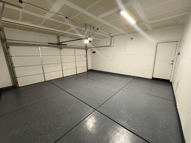 Foto del edificio - NW Visalia Home Available Now!