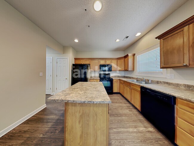 Foto del edificio - 5916 Minden Dr