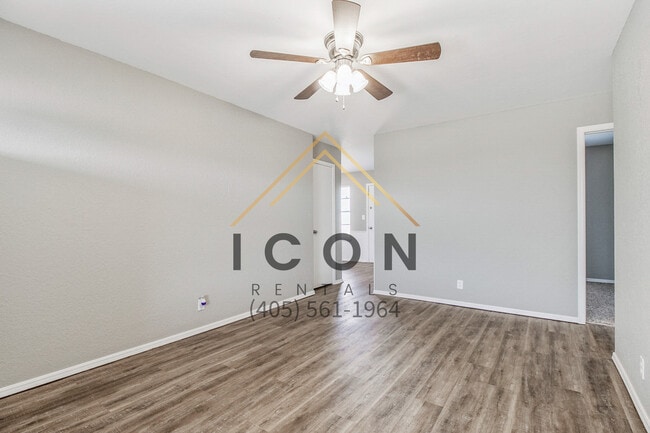 Foto del edificio - 1038 S Highland Dr