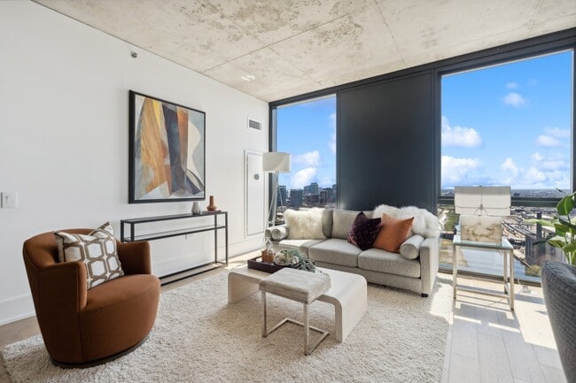 Building Photo - 234 W Polk St