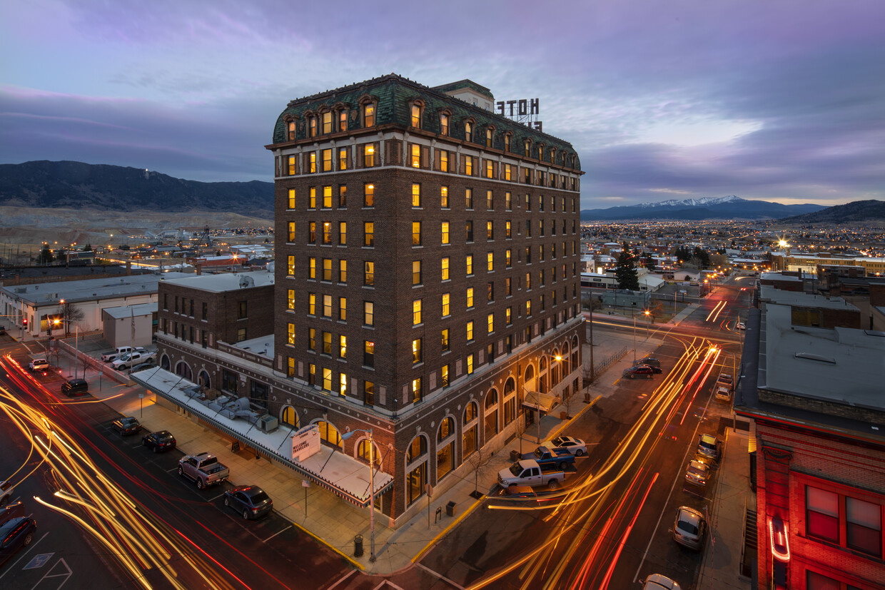 Building - 100 E Broadway St