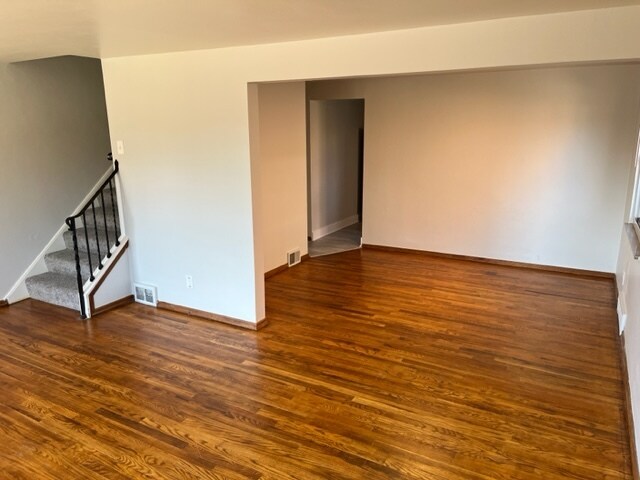 Building Photo - 664 Crystal Dr