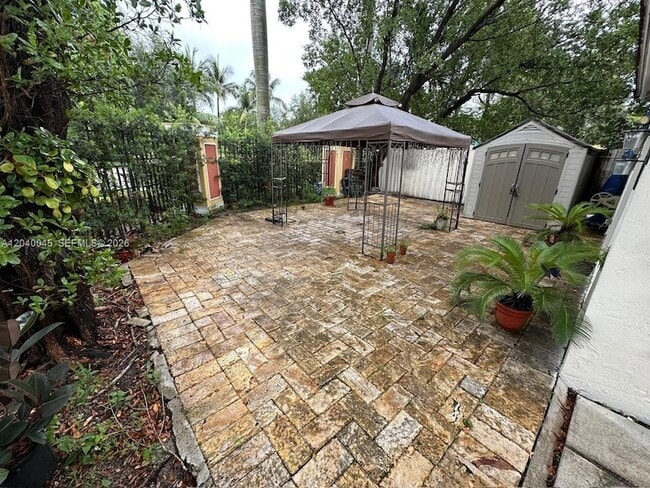 Foto del edificio - 4273 NE 10th Ct
