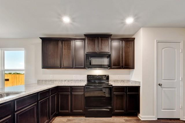 Foto del edificio - 113 Maywood Ln