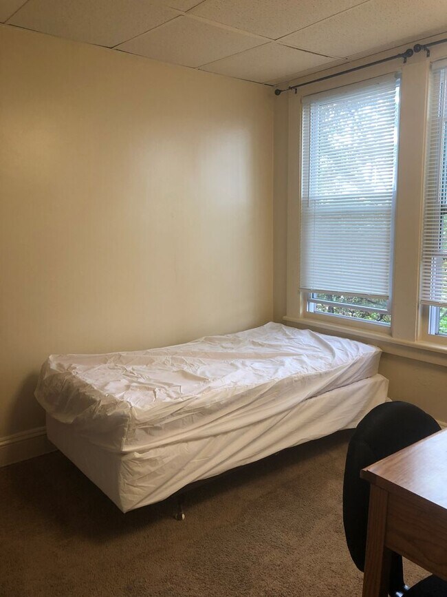 Building Photo - 113 Comstock Pl