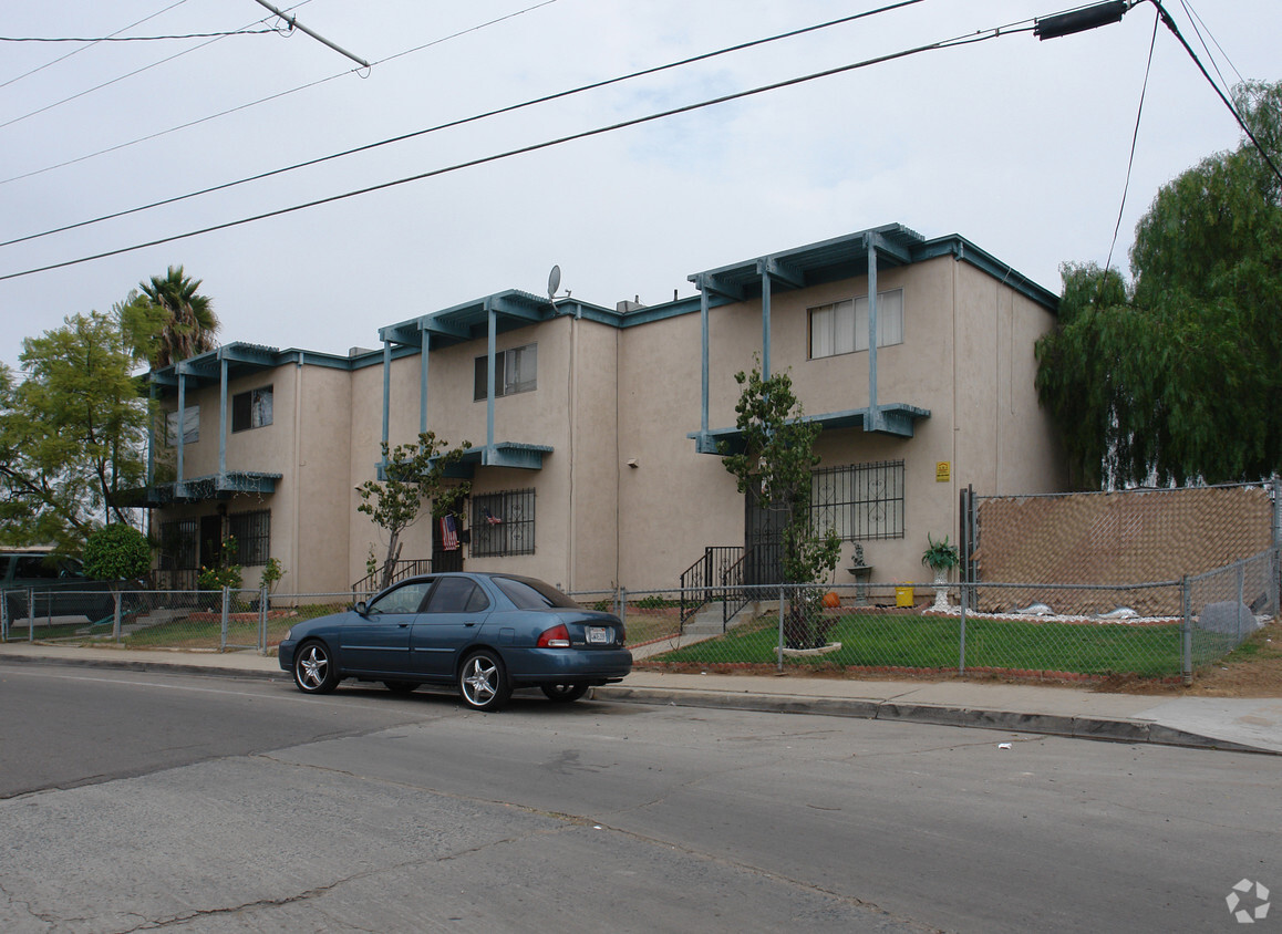 Building Photo - 2305 Modesto St
