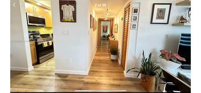 Foto del edificio - 605 NW 72nd Ave