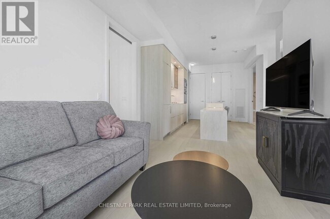 Photo du bâtiment - 11-4911 Yorkville Ave