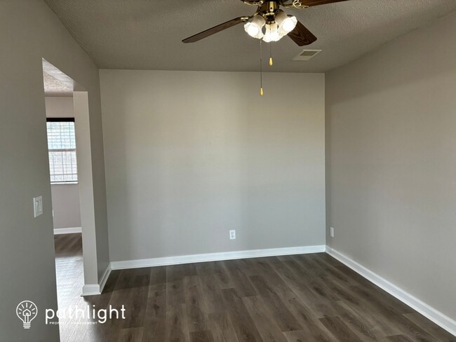 Building Photo - 11612 Mocho Pl NE