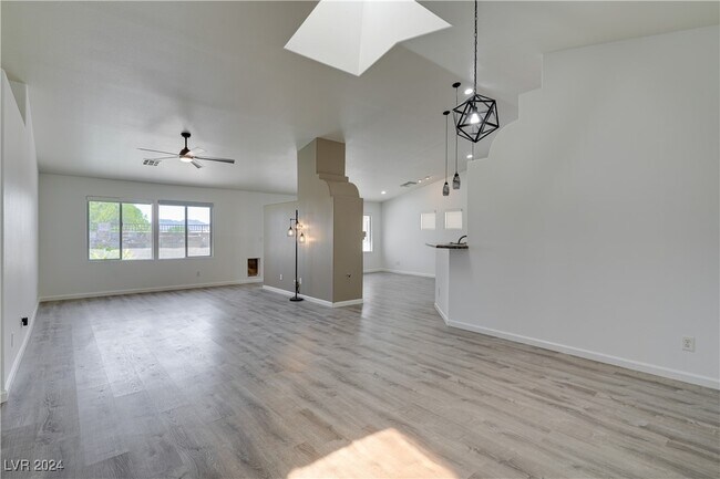 Foto del edificio - 1030 Kings View Ct