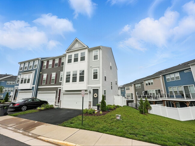 Building Photo - 18286 Summit Pointe Dr