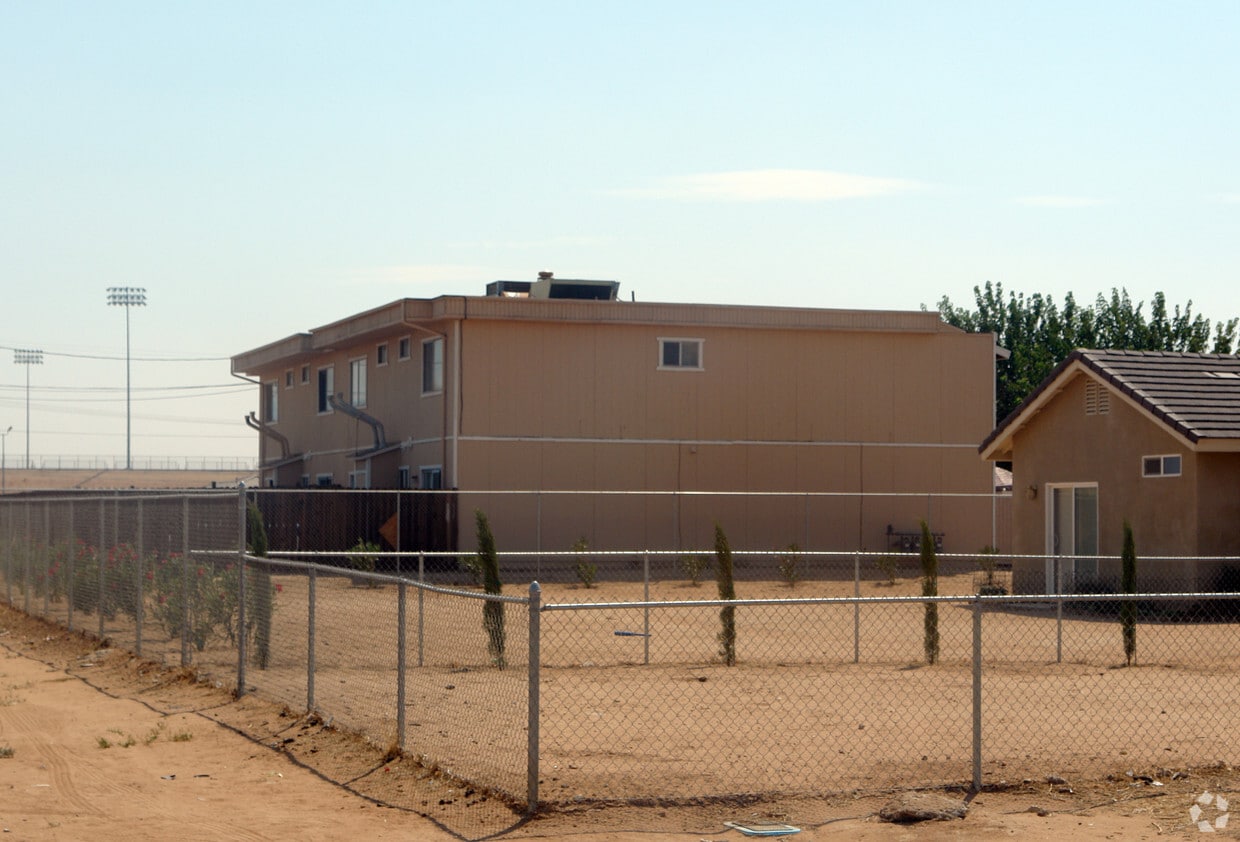 Building Photo - 21620 Laguna Rd