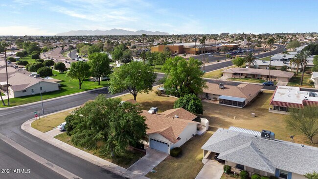 Foto del edificio - 10303 W Prairie Hills Cir