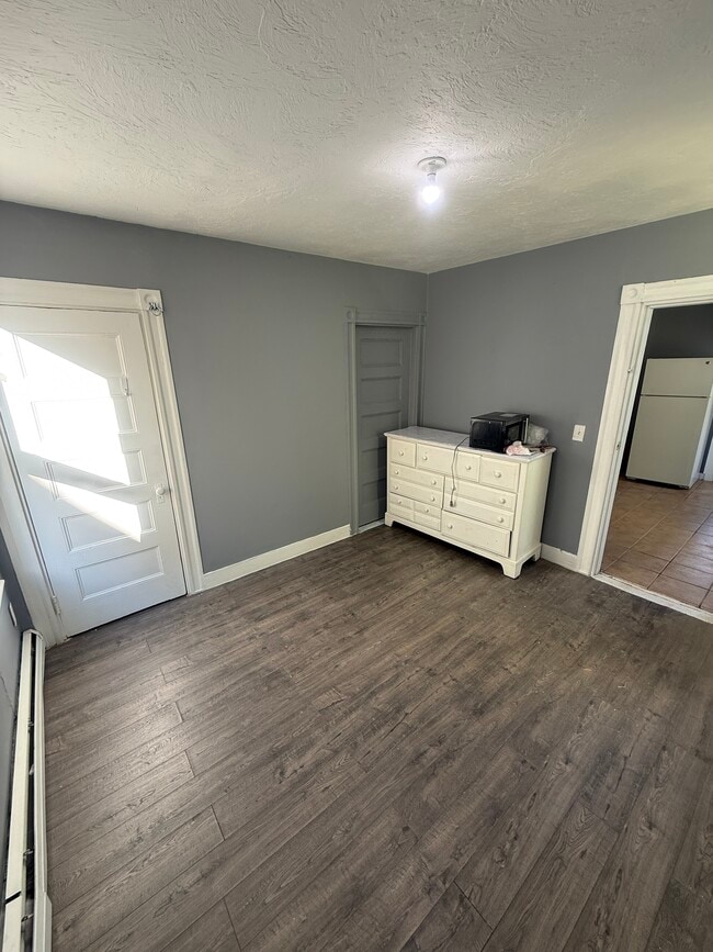 Building Photo - 4 Pearl St