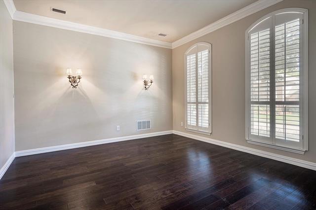 Foto del edificio - 3704 Southport Dr