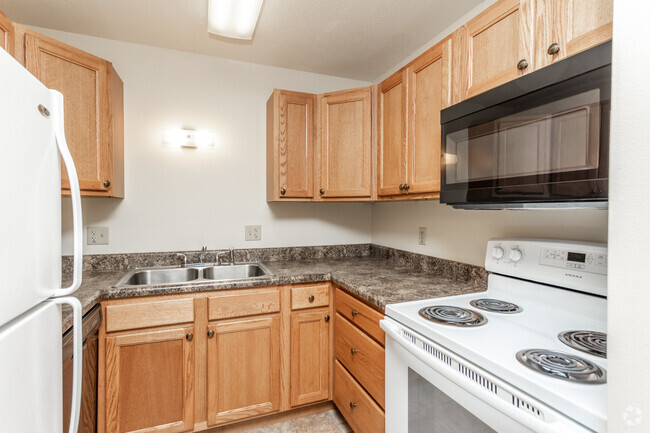 2HAB, 1BA - 750 ft² - Norwalk Village Estates