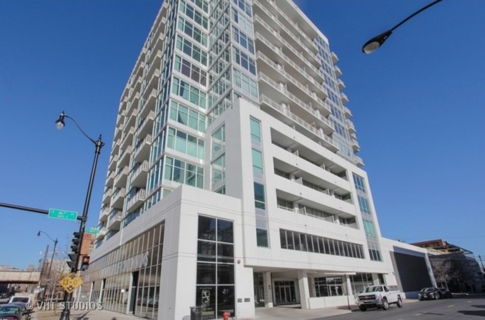 Building Exterior - 50 E 16th St