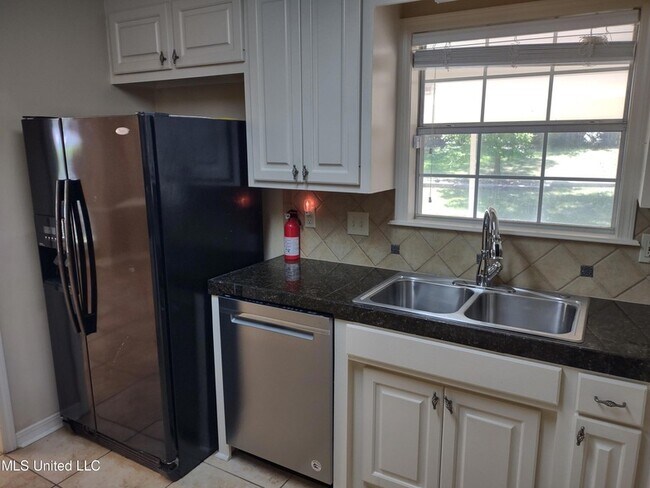 Foto del edificio - 336 Pebble Creek Dr