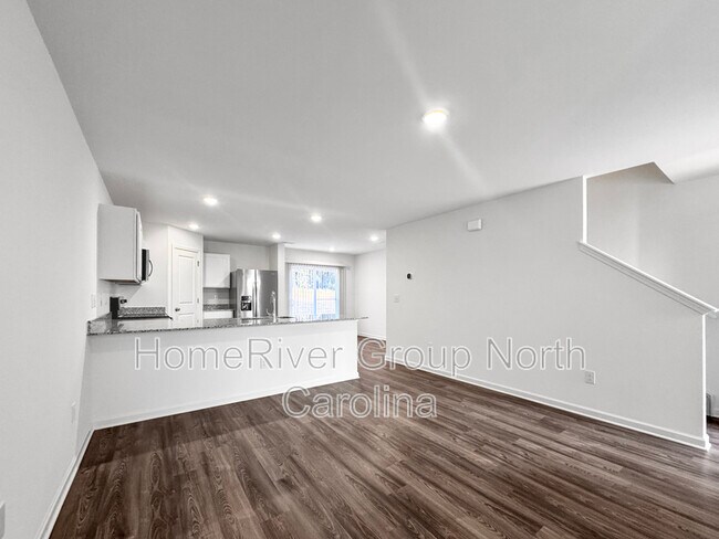 Foto del edificio - 175 Pine Needle Dr