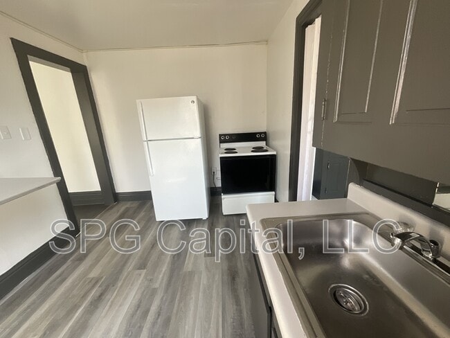 Foto del edificio - 1042 W Market St